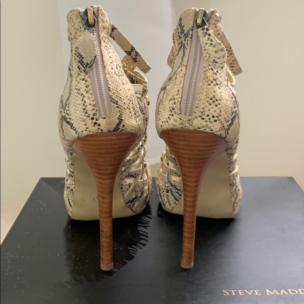 Steve Madden python print heels - Picture 2 of 3